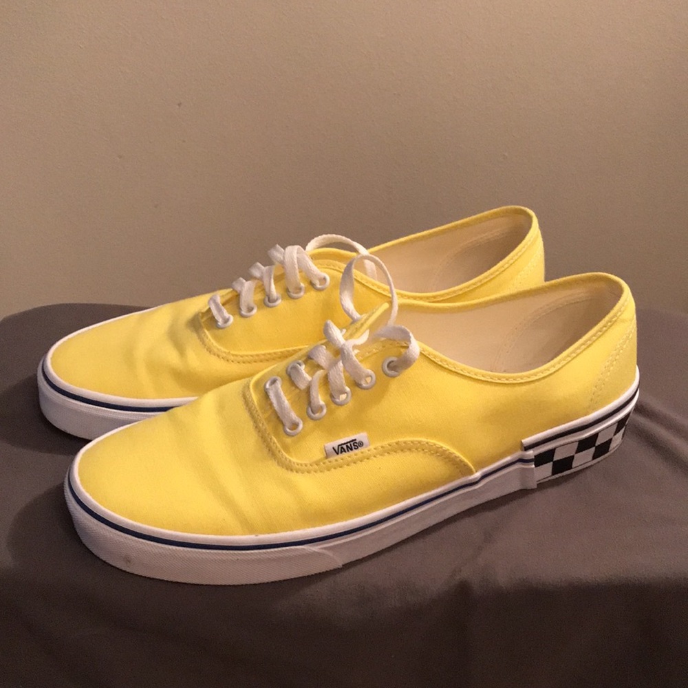 Classic Van’s low top canvas shoes